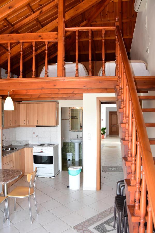 Irides Apartments Megalochori  Екстериор снимка