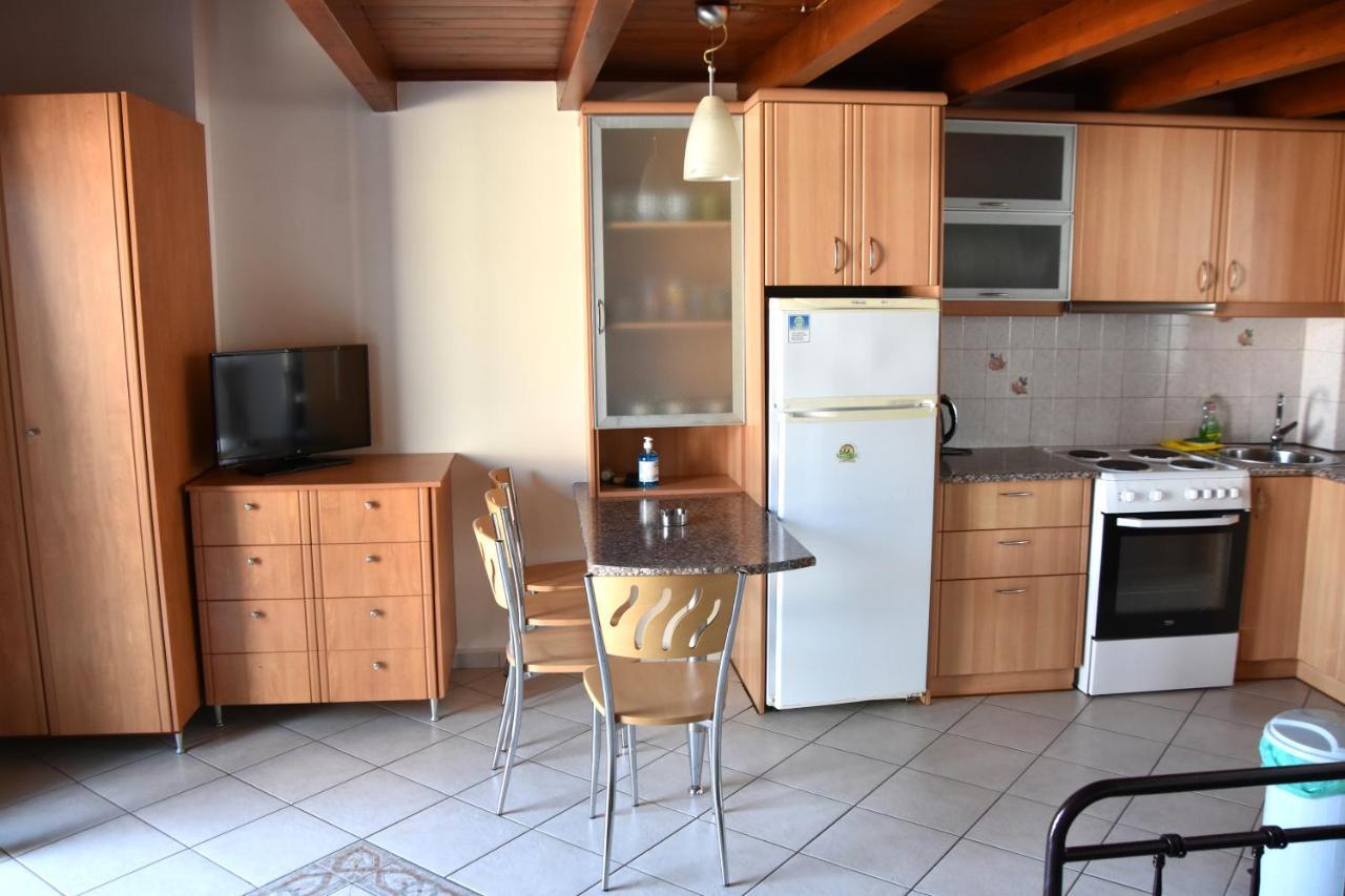 Irides Apartments Megalochori  Екстериор снимка