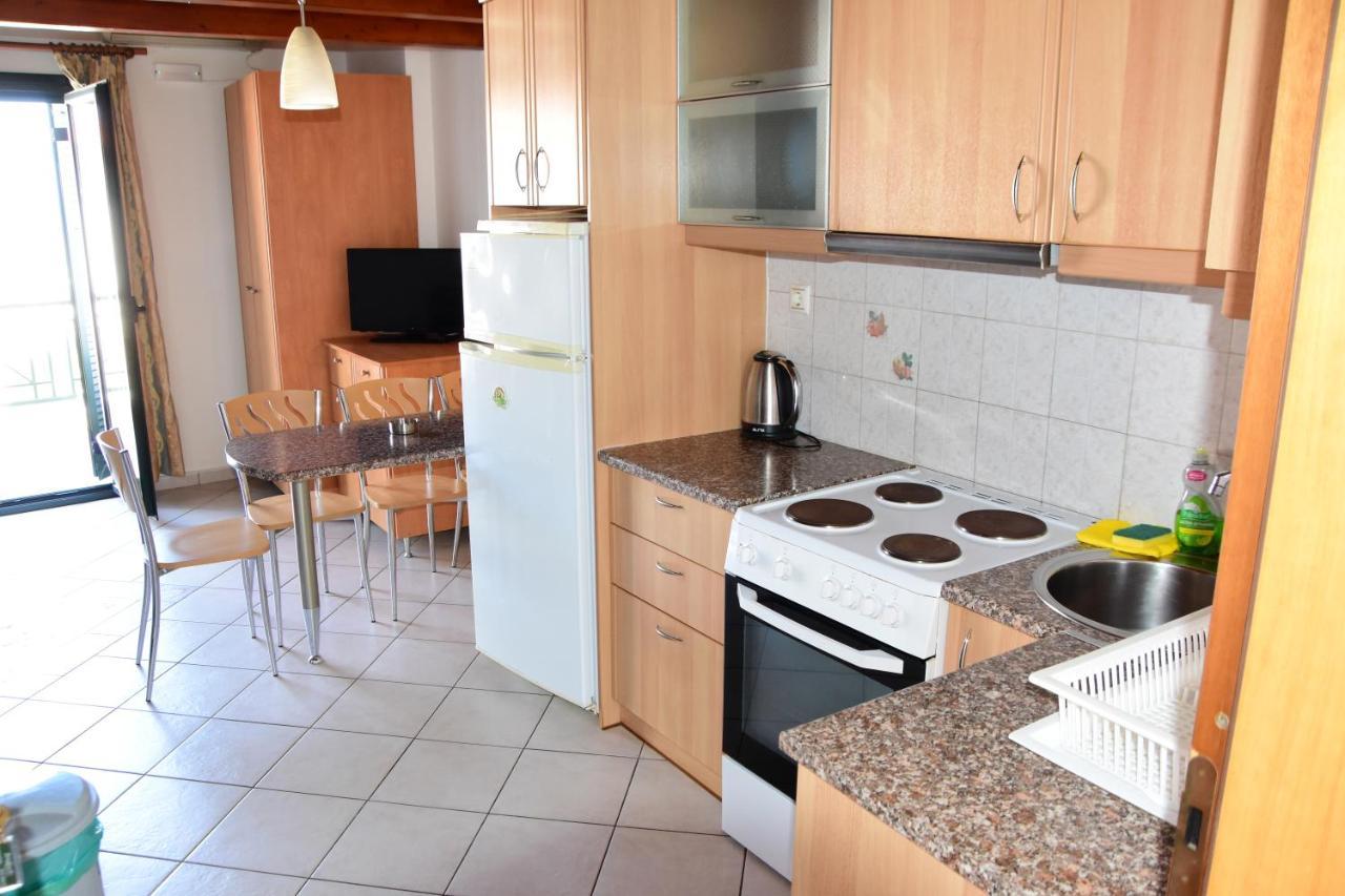 Irides Apartments Megalochori  Екстериор снимка