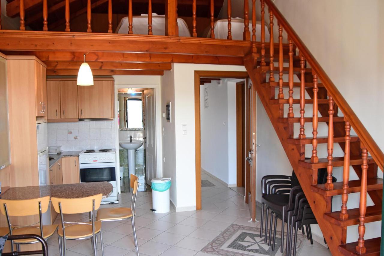 Irides Apartments Megalochori  Екстериор снимка