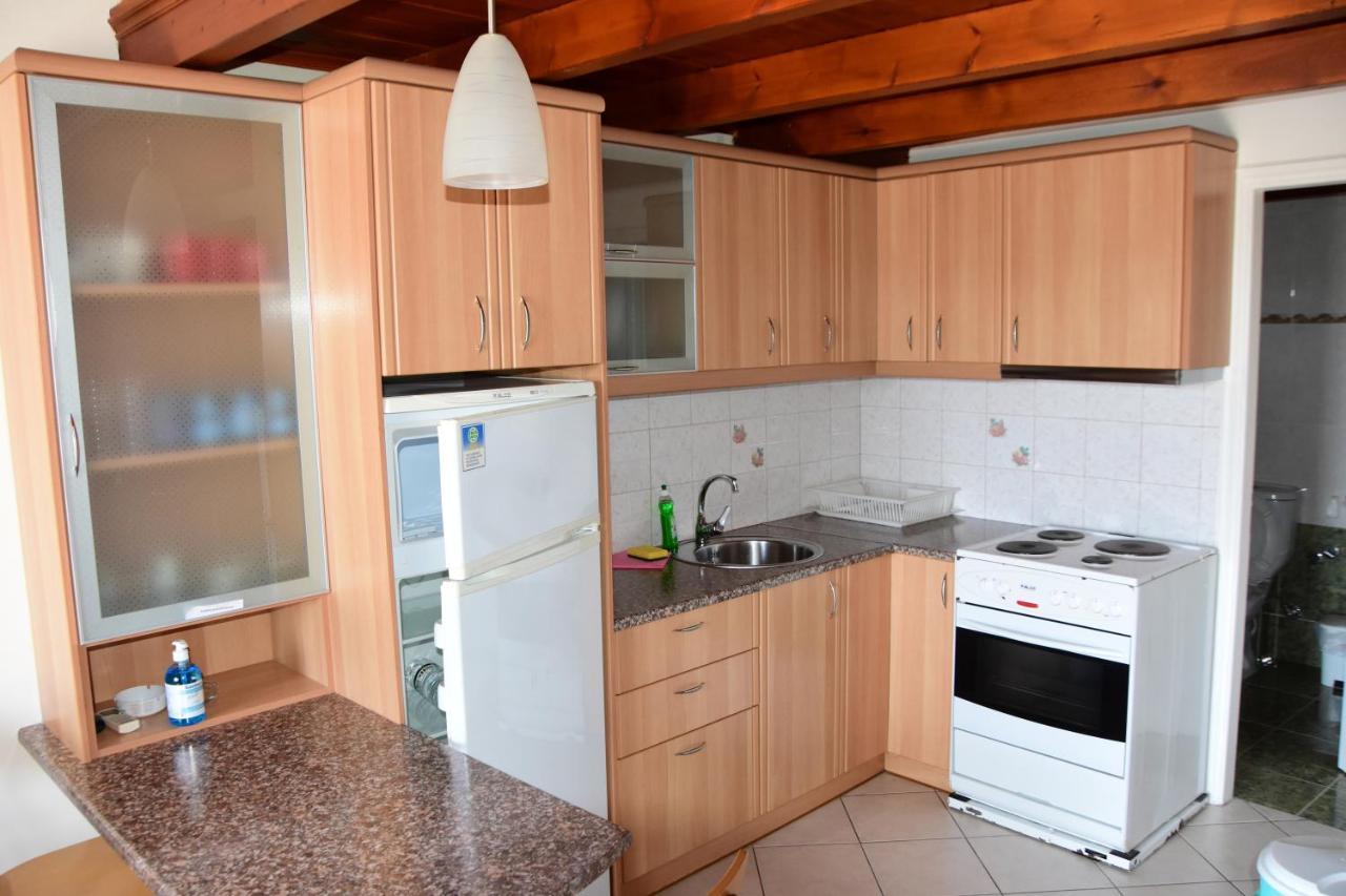 Irides Apartments Megalochori  Екстериор снимка