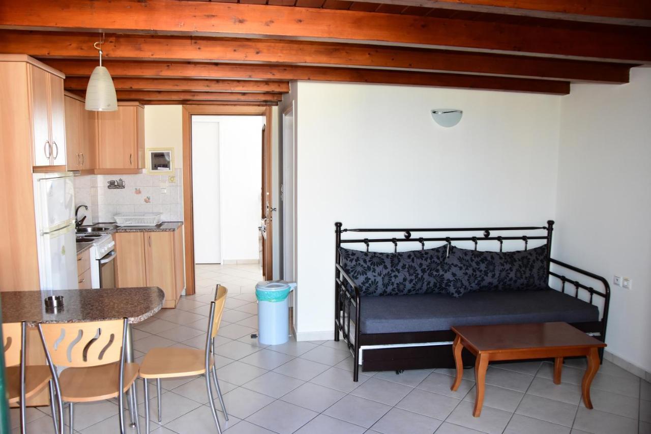 Irides Apartments Megalochori  Екстериор снимка