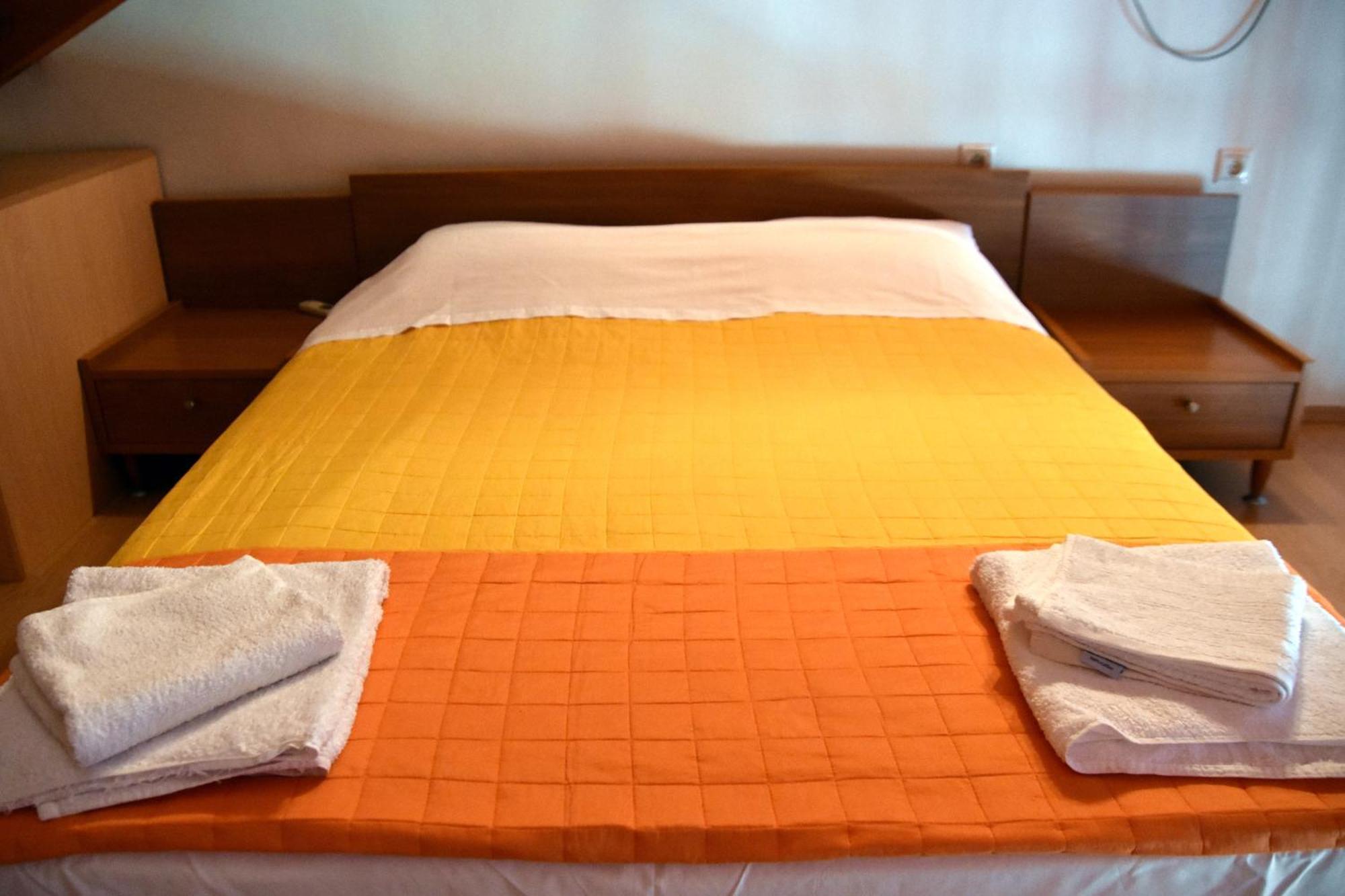 Irides Apartments Megalochori  Екстериор снимка
